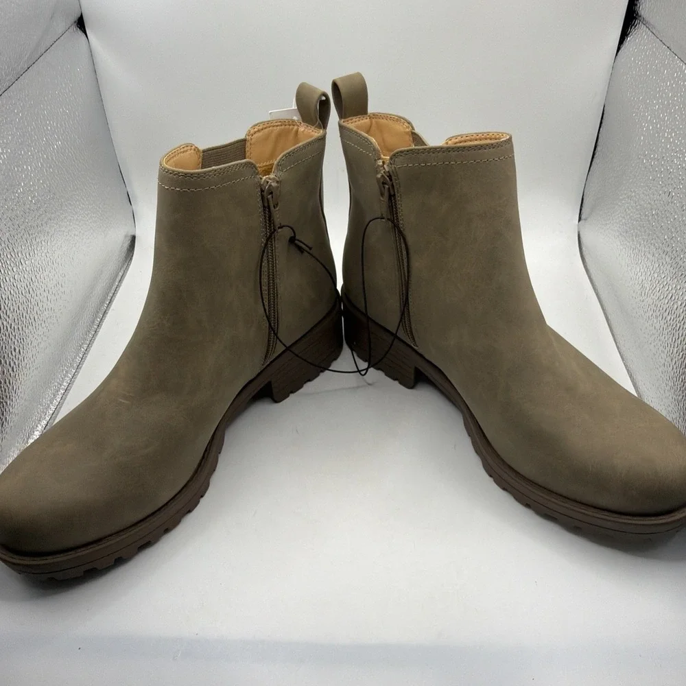 Buffalo David Bitton‎ Anna Womens Size 9 Brown Chelsea Boot Memory Foam New.